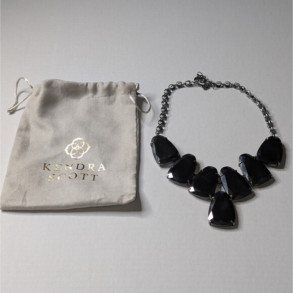 Kendra Scott Black Harlow Iridescent Necklace Gunmetal Chain with Jewerly Bag - Picture 2 of 11